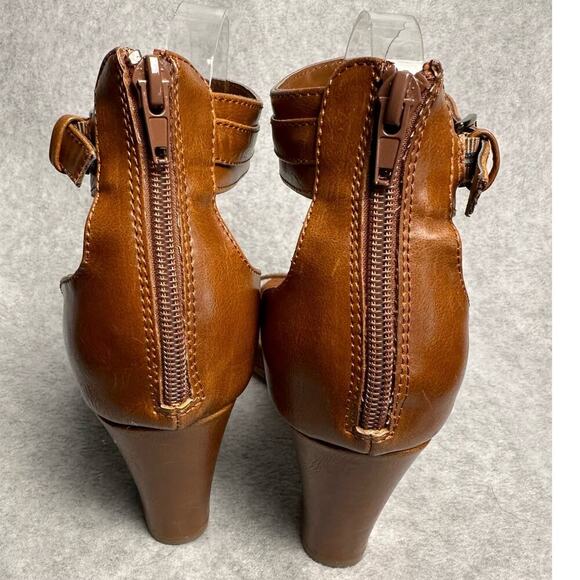 Toetos | Size: 10 | Wedge Sandal Strappy Cognac Ankle Strap Buckle - Picture 5 of 10